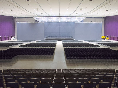 Hala miejska Stadthalle Graz - mobilne kotary drapowane 17x17m i mobilna scena