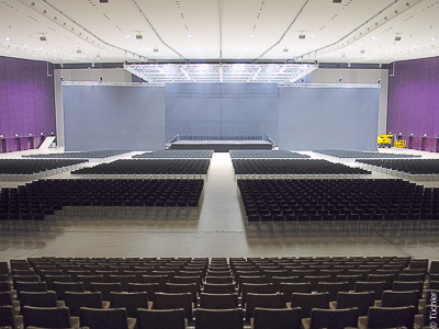 Stadthalle Graz - mobilní shromažďovací systémy 17x17m a mobilní pódium