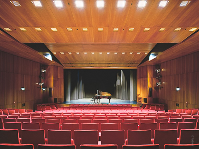 Kulturzentrum-Kornwestheim: Theatersaal mit Bühnenaushang  PL NEU