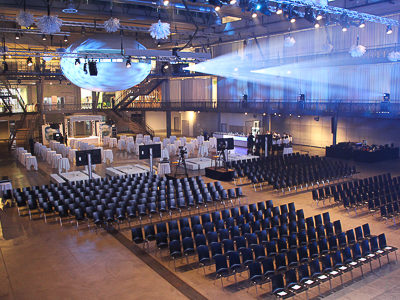 Room-dividing curtains with acoustic effect for the spreitenbach environmental arena