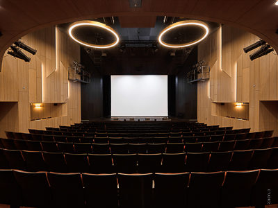 Stadttheater Bad Hall: Theaterseilwinde, Rollleinwand, Vorhangschienen, Steuerung, Theatervorhänge
