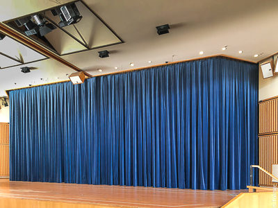Bad Wörishofen: Elektro-Vorhangzuganlage mit Bühnenvorhang für den Kursaal