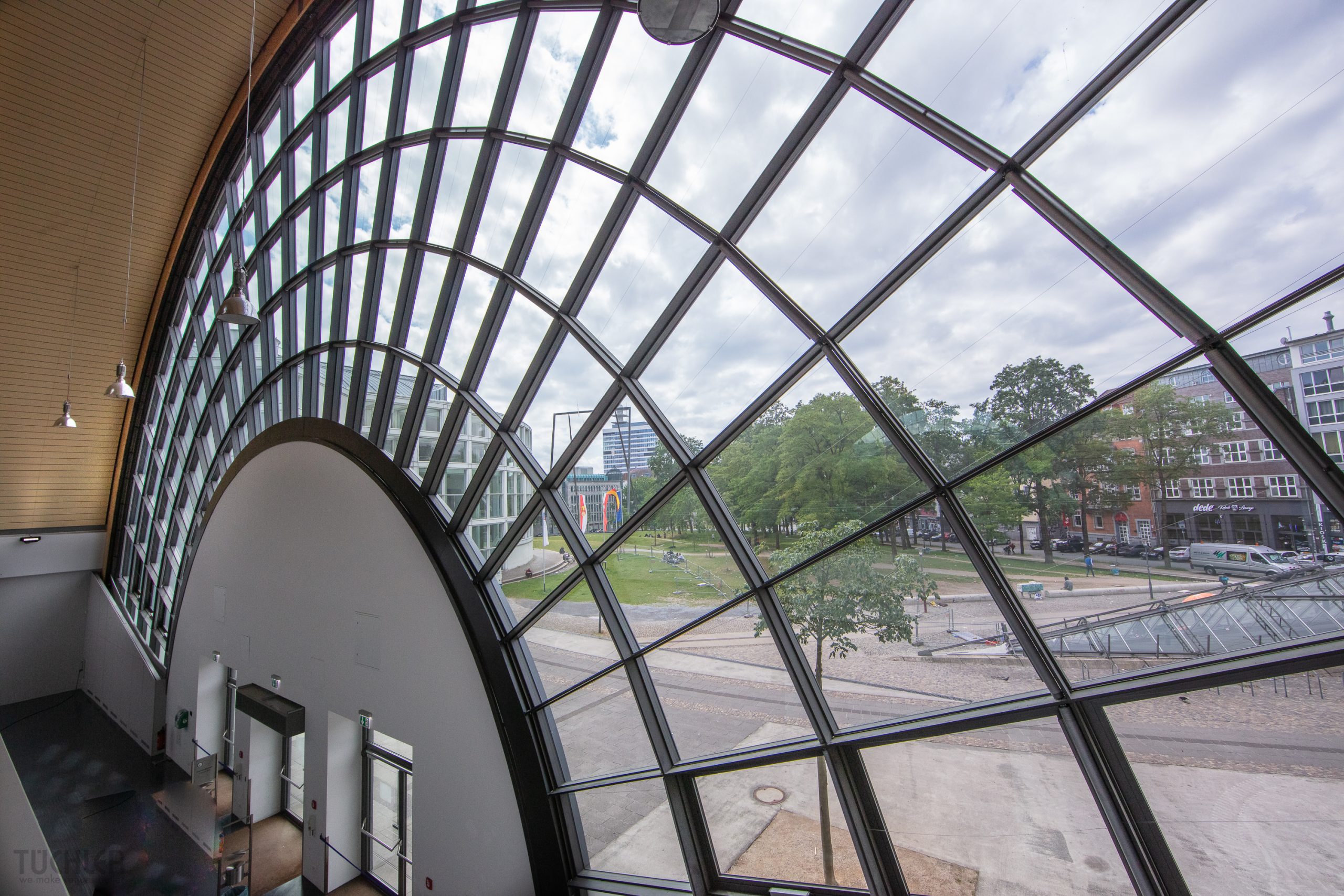 Südfassade Stadthalle Bielefeld Verdunkelungsanlage TÜCHLER